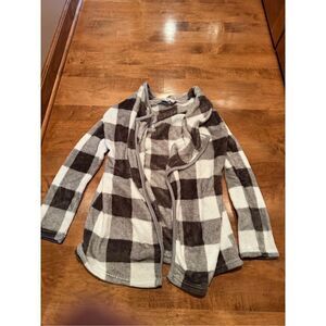Woman’s L love cozy cardigan checkered size medium